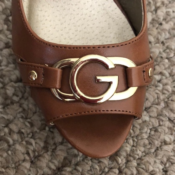 Guess 4.5” platform sexy heel - Picture 4 of 4